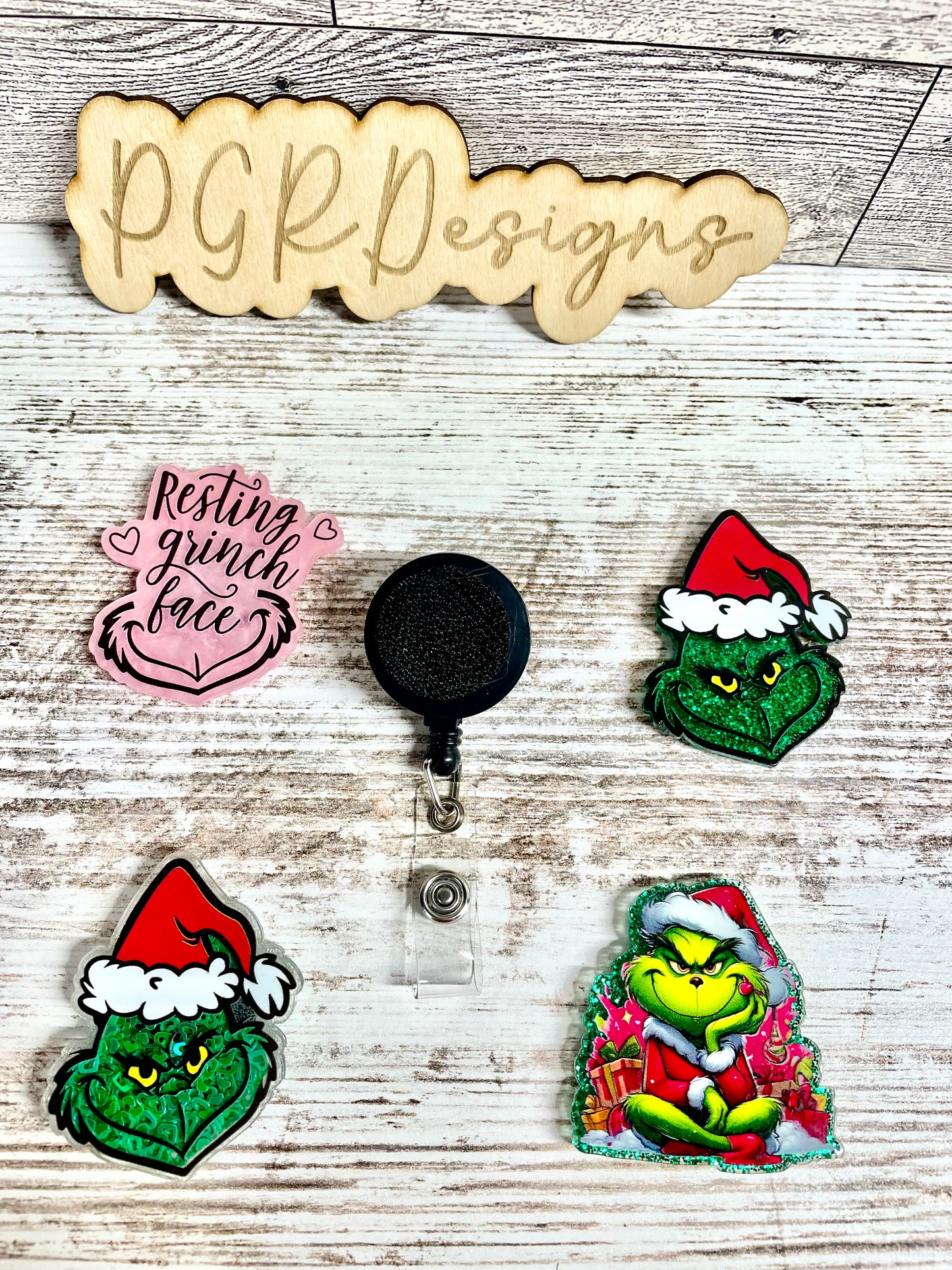 Interchangeable badge reel bundle