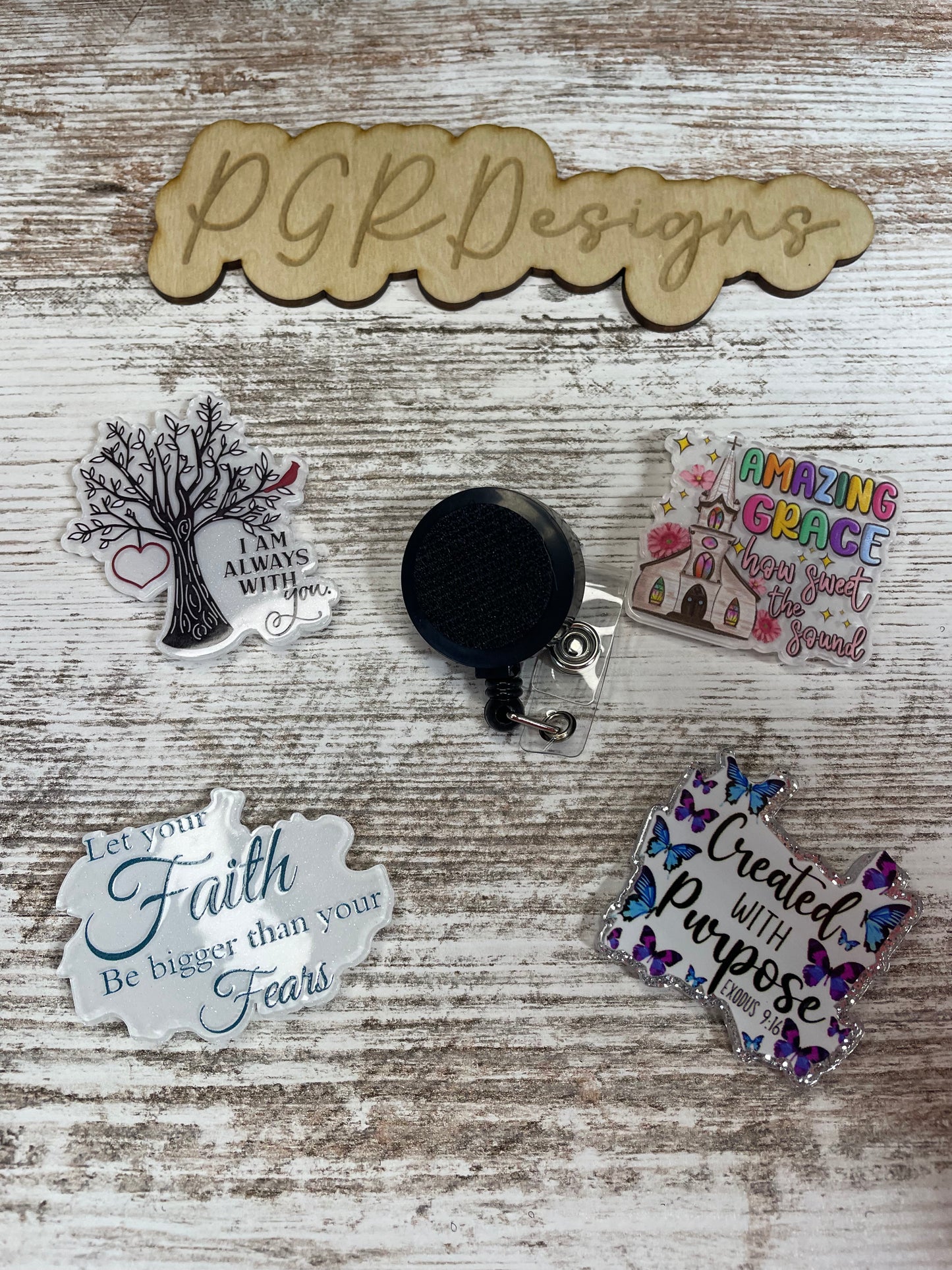 Interchangeable badge reel bundle