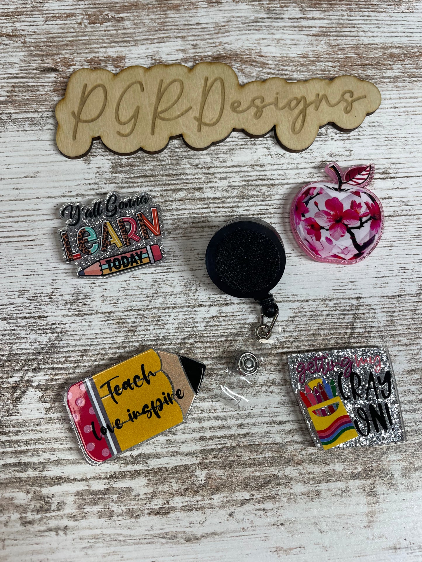 Interchangeable badge reel bundle