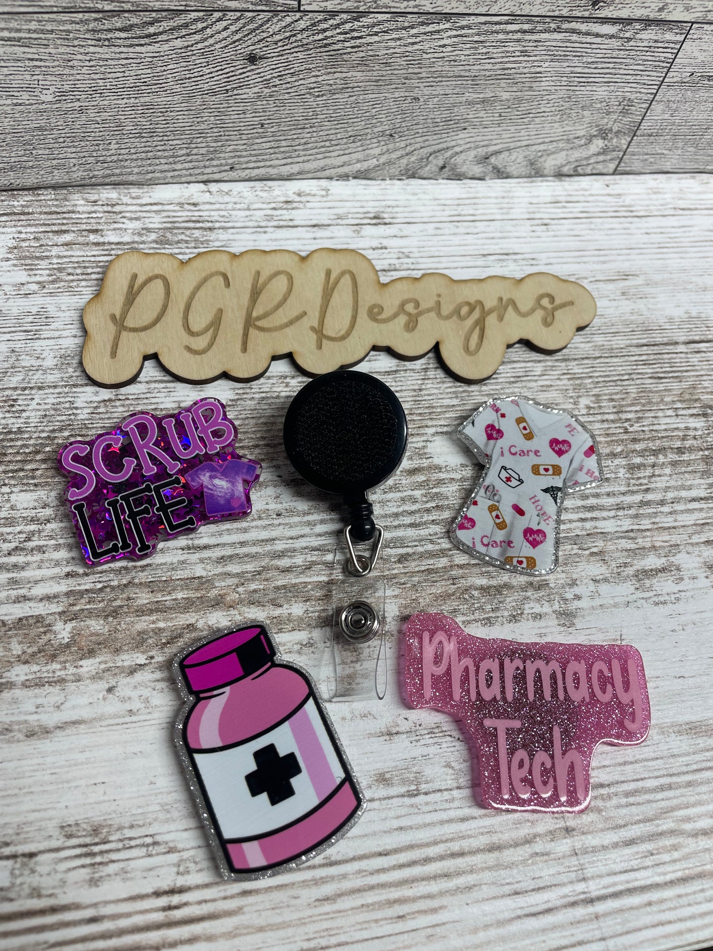 Interchangeable badge reel bundle