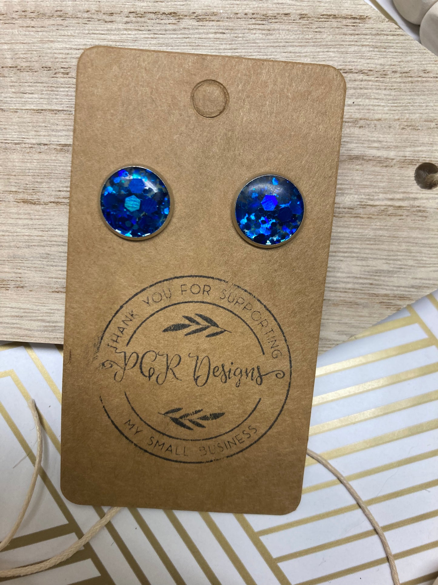 Colored simple studs