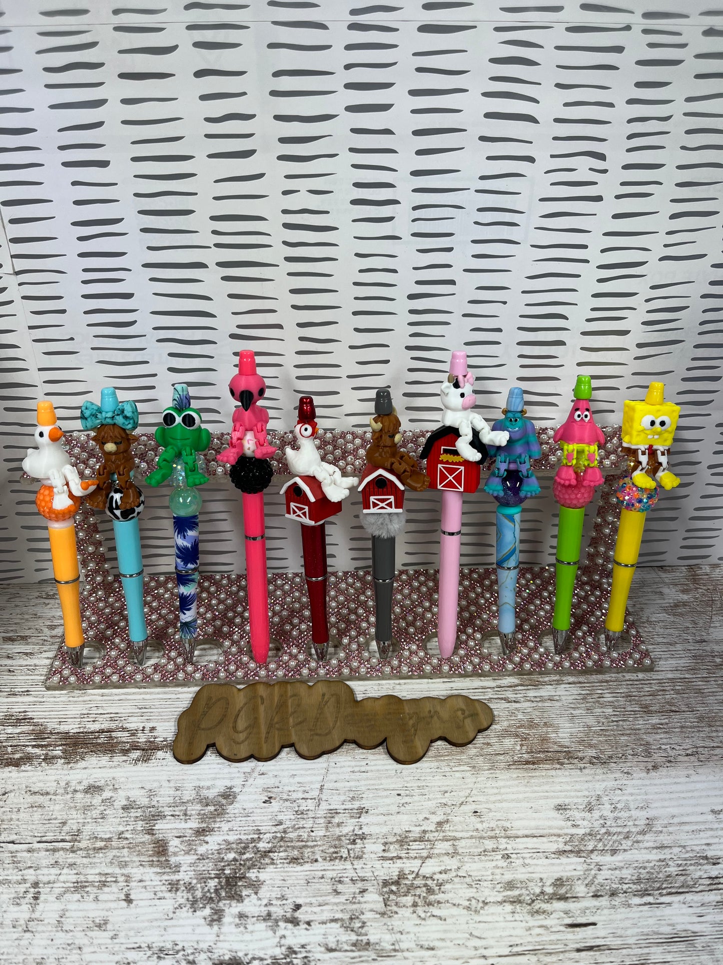 Large bow pens/Specialty Pens