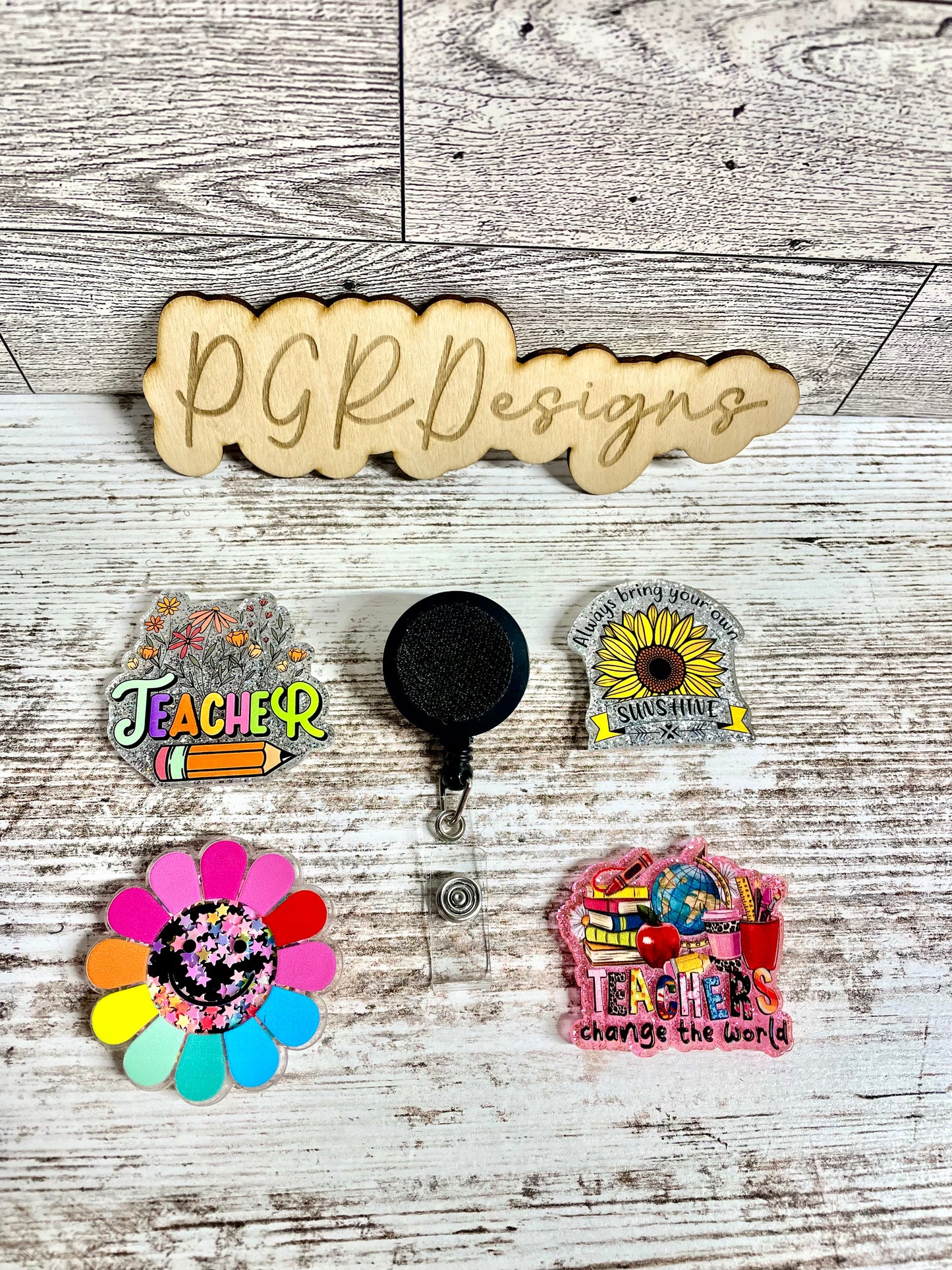 Interchangeable badge reel bundle
