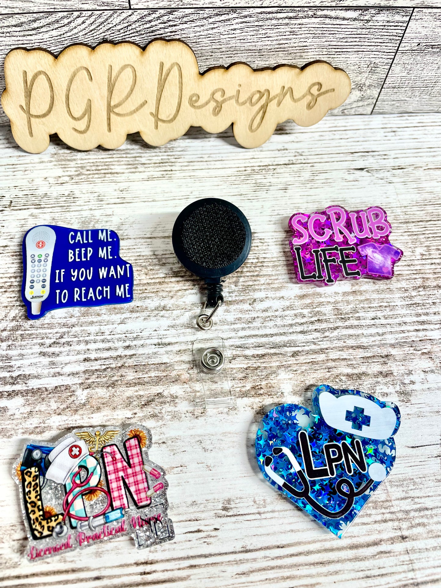 Interchangeable badge reel bundle