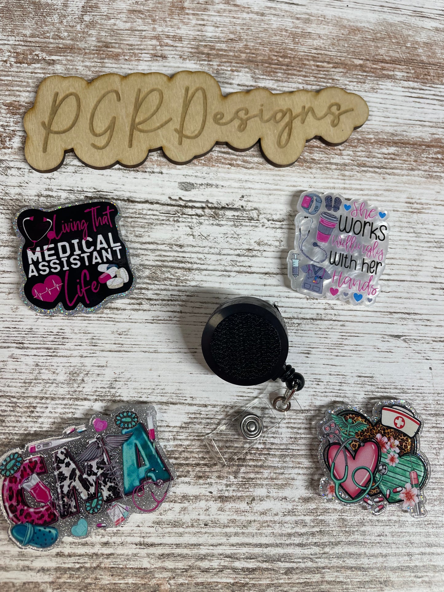 Interchangeable badge reel bundle