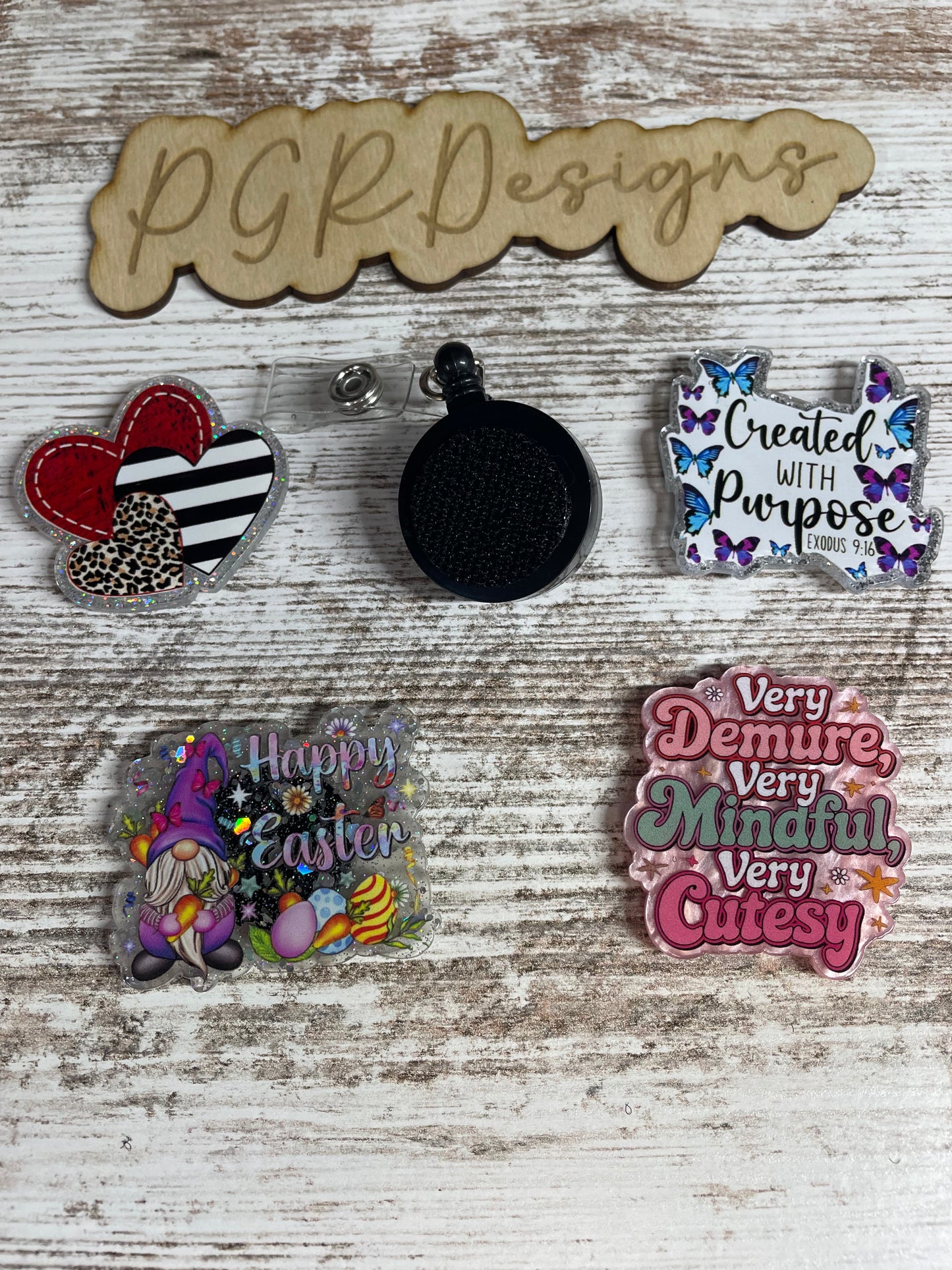 Interchangeable badge reel bundle