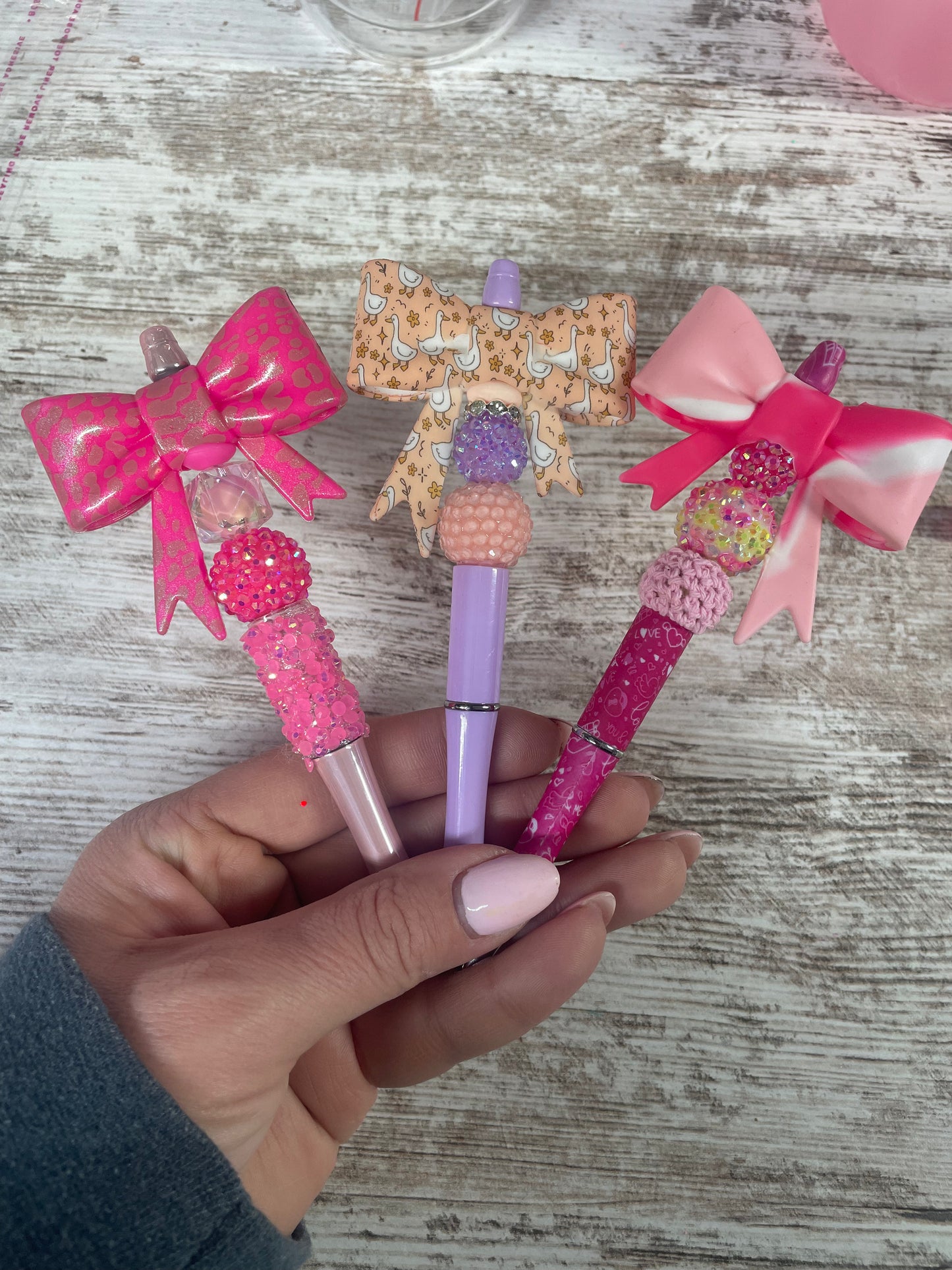 Large bow pens/Specialty Pens