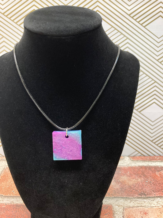 Unique square sharped pendant necklace