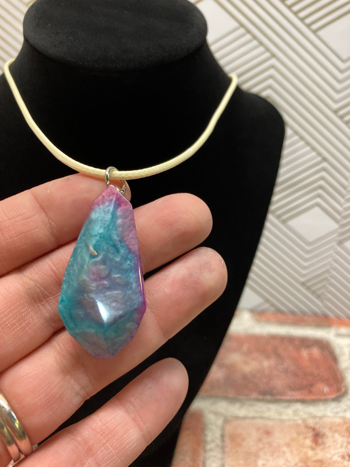 Pendant necklaces