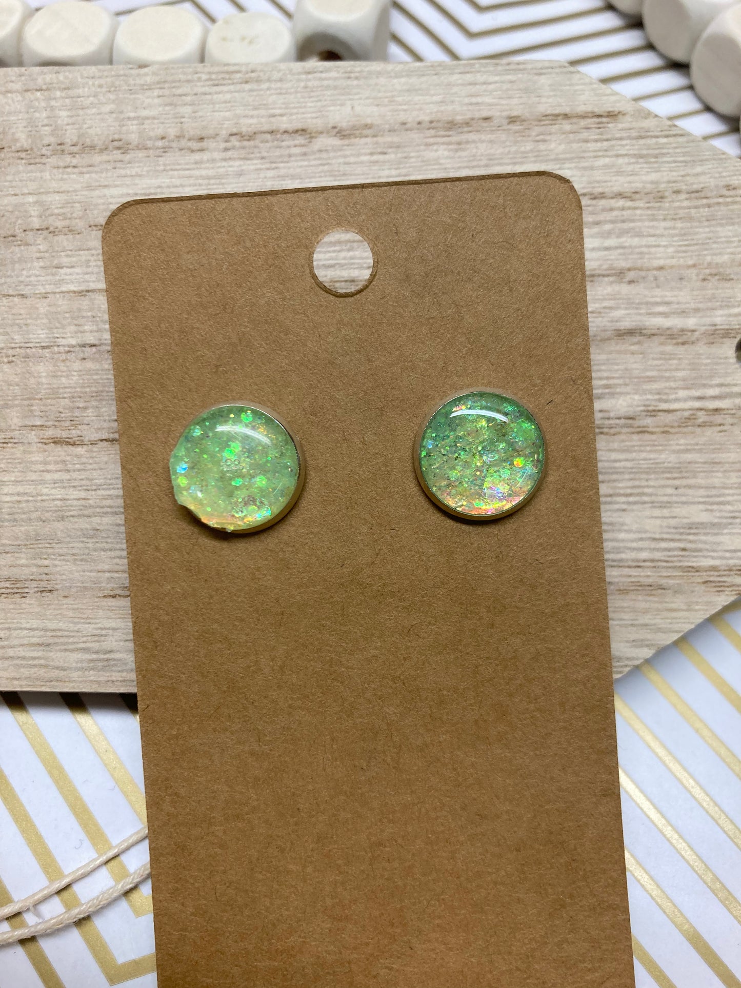 Colored simple studs